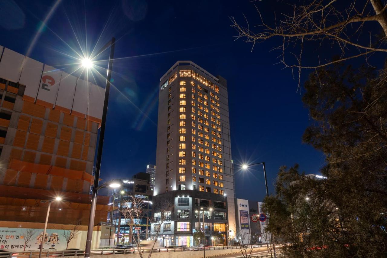 Urban-Est Hotel Goyang Exterior photo