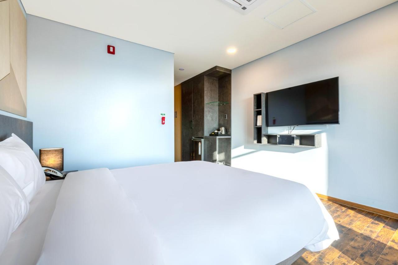 Urban-Est Hotel Goyang Exterior photo
