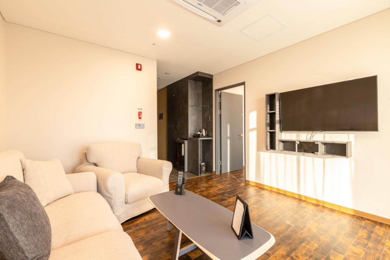 Urban-Est Hotel Goyang Exterior photo