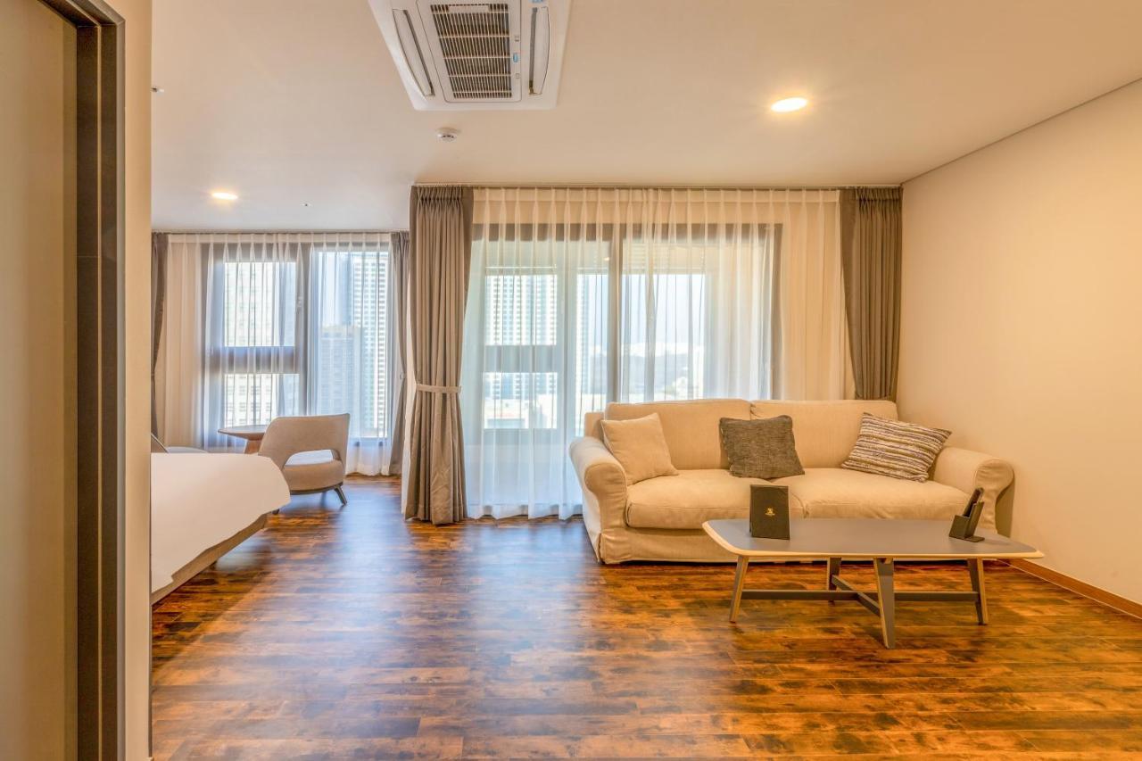 Urban-Est Hotel Goyang Exterior photo