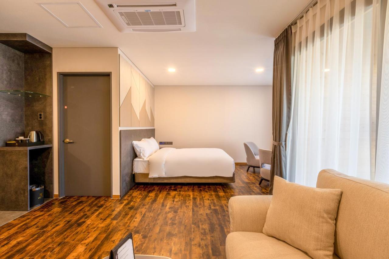 Urban-Est Hotel Goyang Exterior photo