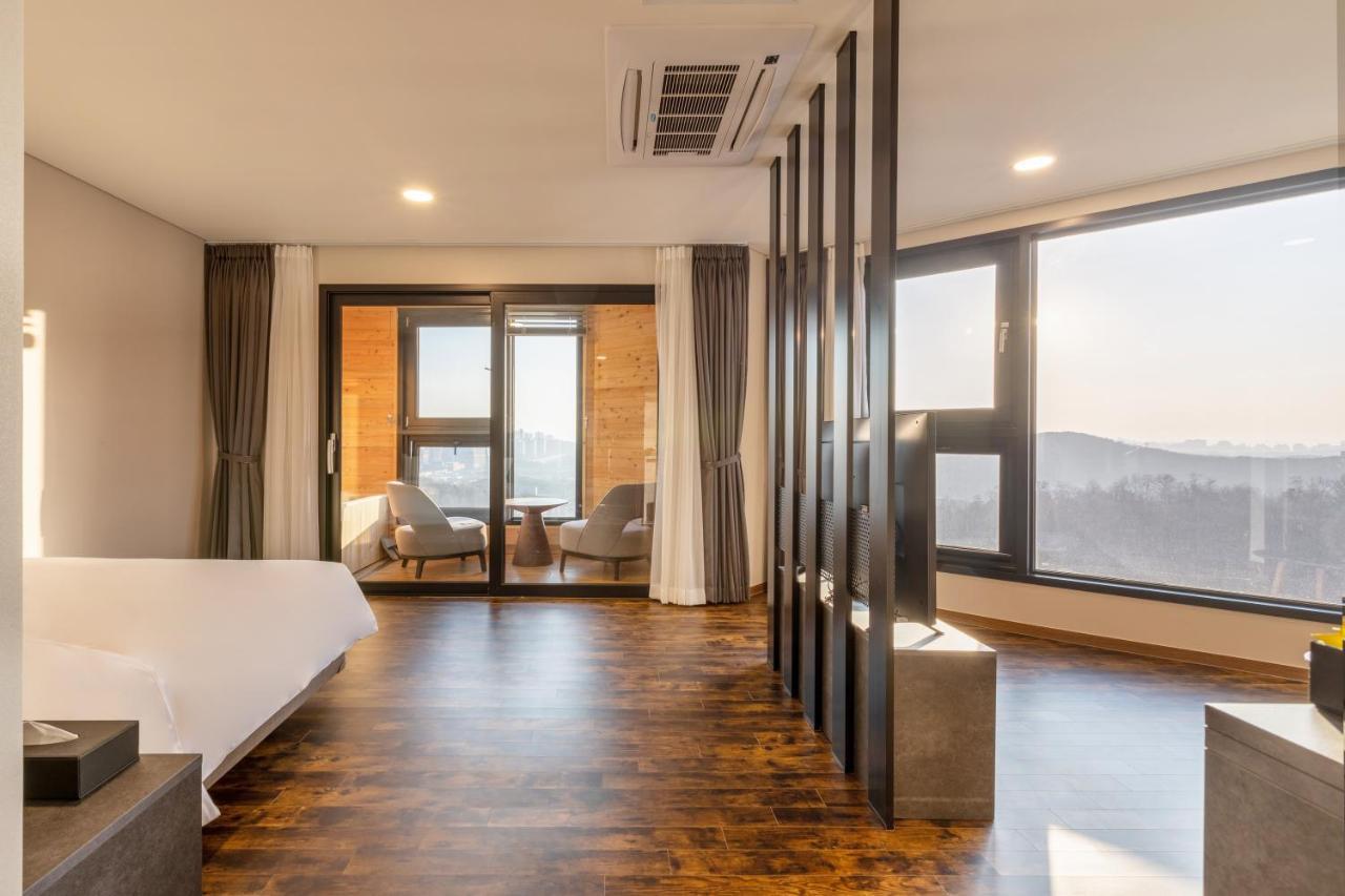 Urban-Est Hotel Goyang Exterior photo