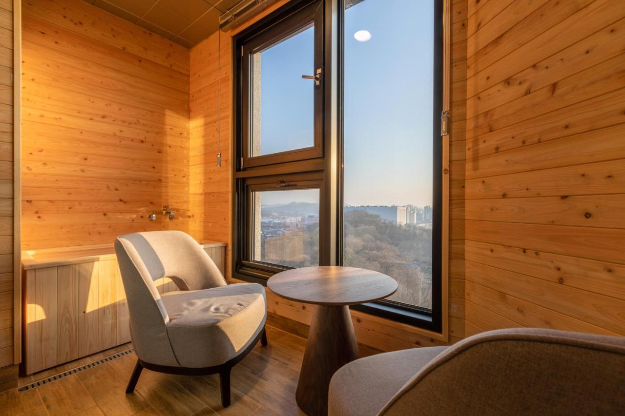 Urban-Est Hotel Goyang Exterior photo
